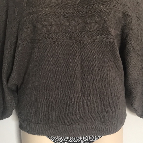 Annalee + Hope Gray Latern sleeves sweater size Large - Picture 7 of 11
